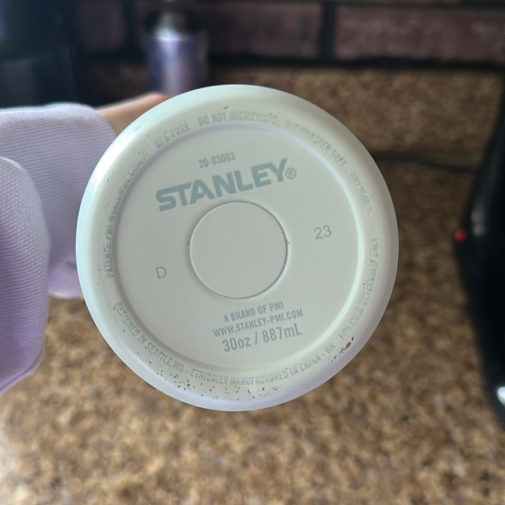 Stanley 30 oz bottle - Picture 3 of 4
